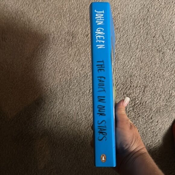 “The Fault in our Stars” a paperback novel by John Green - Picture 3 of 4